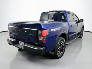 Nissan Titan 2021 4x4 PRO-4X 4p Crew Cab 5.6 ft. SB