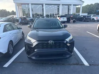 Toyota RAV4 2023 XLE 4dr SUV