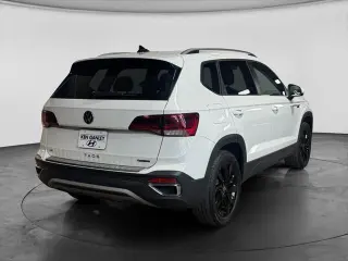 Volkswagen Taos 2023 AWD SE 4Motion 4p SUV