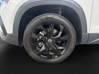 Volkswagen Taos 2023 AWD SE 4Motion 4p SUV
