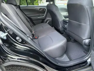 Toyota RAV4 2025 LE 4dr SUV