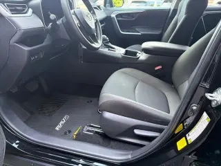 Toyota RAV4 2025 LE 4dr SUV