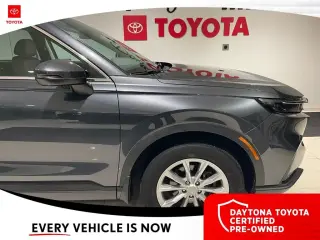Honda CR-V 2024 con transmisión automática 4 ruedas y tracción a las cuatro, SUV de 4 plazas.