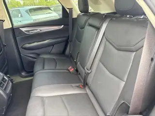 SUV de lujo Cadillac XT5 2019, 4 puertas