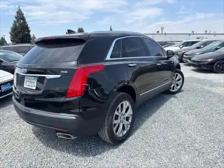 SUV de lujo Cadillac XT5 2019, 4 puertas