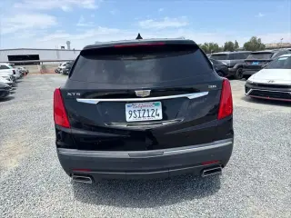 SUV de lujo Cadillac XT5 2019, 4 puertas