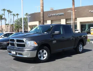 Ram 1500 Classic 2021 4x2 Tradesman 4dr Crew Cab 5.5 ft. SB Pickup