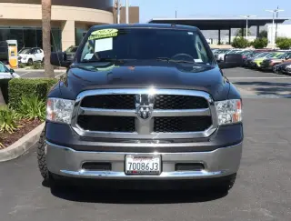 Ram 1500 Classic 2021 4x2 Tradesman 4dr Crew Cab 5.5 ft. SB Pickup