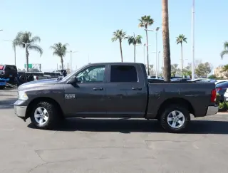 Ram 1500 Classic 2021 4x2 Tradesman 4dr Crew Cab 5.5 ft. SB Pickup