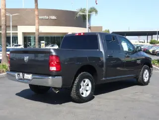 Ram 1500 Classic 2021 4x2 Tradesman 4dr Crew Cab 5.5 ft. SB Pickup