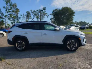 Hyundai TUCSON 2025 SEL SUV 4 puertas