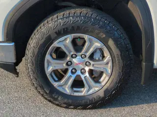 GMC Sierra 1500 2025 4x2 SLT 4p. Cabina de Tripulacion 5.8 ft. CB