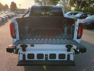 GMC Sierra 1500 2025 4x2 SLT 4p. Cabina de Tripulacion 5.8 ft. CB