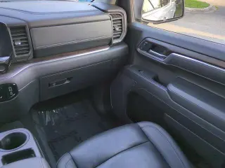 GMC Sierra 1500 2025 4x2 SLT 4p. Cabina de Tripulacion 5.8 ft. CB