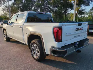 GMC Sierra 1500 2025 4x2 SLT 4p. Cabina de Tripulacion 5.8 ft. CB