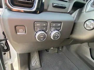 GMC Sierra 1500 2023 4x4 Denali 4p. Cabina de tripulación con 5.8 pies de caja estándar