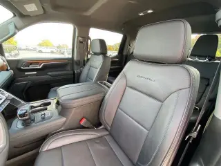GMC Sierra 1500 2023 4x4 Denali 4p. Cabina de tripulación con 5.8 pies de caja estándar