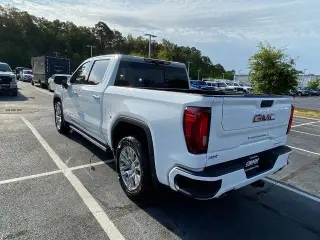 GMC Sierra 1500 2023 4x4 Denali 4p. Cabina de tripulación con 5.8 pies de caja estándar