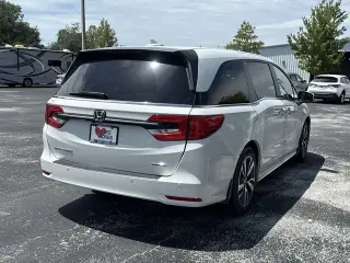 Honda Odyssey 2023 Touring 4dr Mini-Van