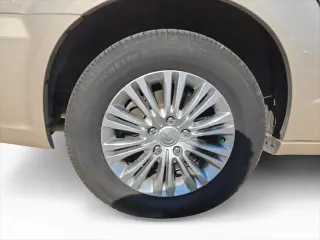 Chrysler Town and Country 2015 Touring-L 4 Mini-Van