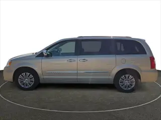 Chrysler Town and Country 2015 Touring-L 4 Mini-Van