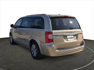 Chrysler Town and Country 2015 Touring-L 4 Mini-Van
