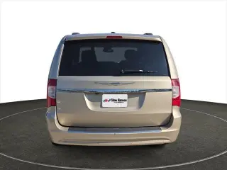Chrysler Town and Country 2015 Touring-L 4 Mini-Van
