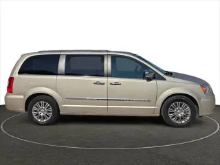 Chrysler Town and Country 2015 Touring-L 4 Mini-Van