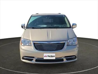 Chrysler Town and Country 2015 Touring-L 4 Mini-Van