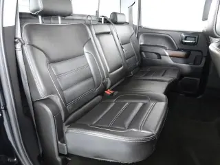 GMC Sierra 2500HD 2018 4x4 Denali 4dr Crew Cab SB
