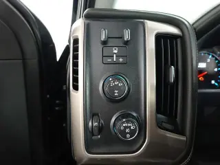 GMC Sierra 2500HD 2018 4x4 Denali 4dr Crew Cab SB