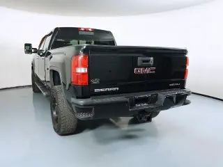 GMC Sierra 2500HD 2018 4x4 Denali 4dr Crew Cab SB