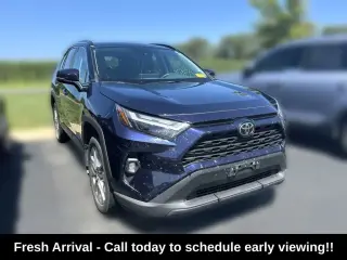 Toyota RAV4 2024 AWD XLE Premium 4dr SUV