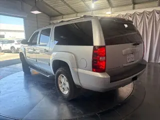 Chevrolet Suburban 2013 4x4 LT 4dr SUV