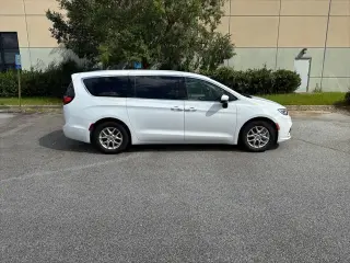 Chrysler Pacifica 2023 Touring L 4dr Mini-Van