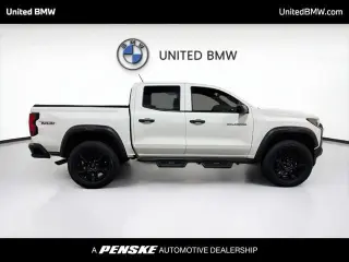 Chevrolet Colorado 2023 4x4 Trail Boss 4p Camión de cabina completa 5 pies ST