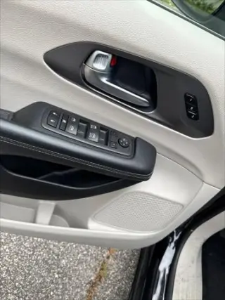 Chrysler Pacifica 2023 Touring L 4dr Mini-Van