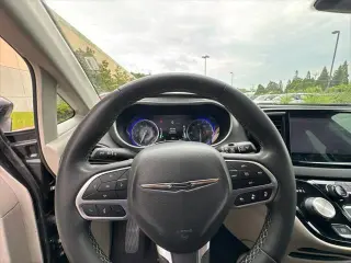 Chrysler Pacifica 2023 Touring L 4dr Mini-Van