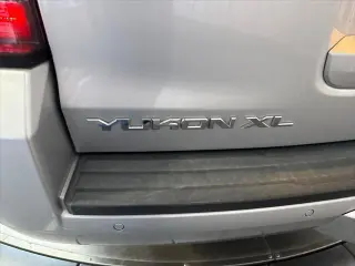 GMC Yukon XL 2017 4x4 SLT 4dr SUV