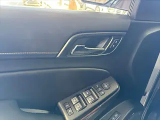 GMC Yukon XL 2017 4x4 SLT 4dr SUV