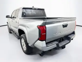 Toyota Tacoma 2024 4x2 SR5 4p Doble Cabina Doble 5.0 ft SB