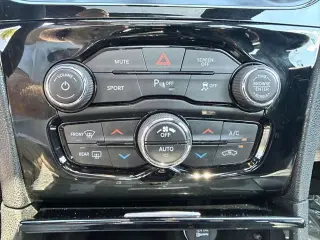 Chrysler 300 2022 S V6 4dr Sedán