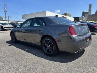 Chrysler 300 2022 S V6 4dr Sedán