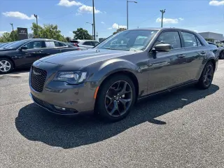 Chrysler 300 2022 S V6 4dr Sedán