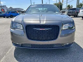 Chrysler 300 2022 S V6 4dr Sedán