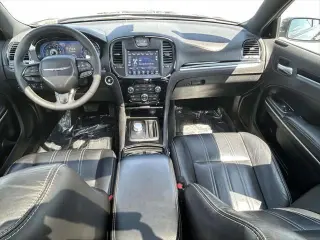 Chrysler 300 2022 S V6 4dr Sedán