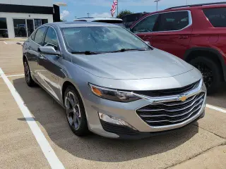 Chevrolet Malibu 2024 LT berlina de 4 puertas con 1LT