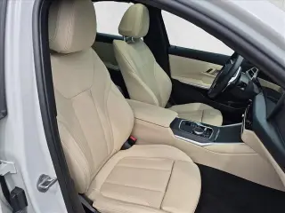 BMW Serie 3 2025 330i Sedán 4 puertas