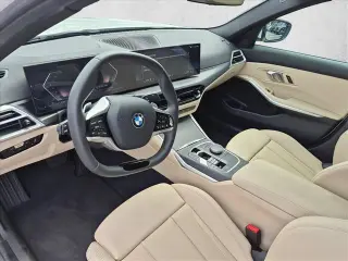 BMW Serie 3 2025 330i Sedán 4 puertas