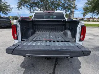 GMC Sierra 1500 2024 4x2 Denali 4p Cabina de tripulacion con 5.8 pies de caja